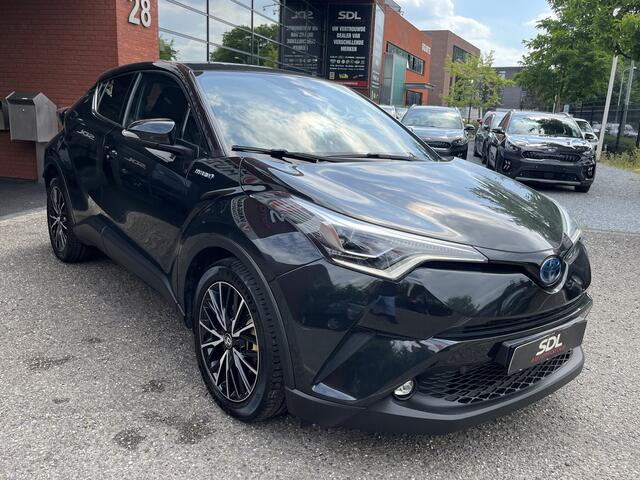 Toyota C-HR 1.8 Hybrid Executive // LED // ADAPTIVE CRUISE // NAVI // CLIMA // CAMERA //