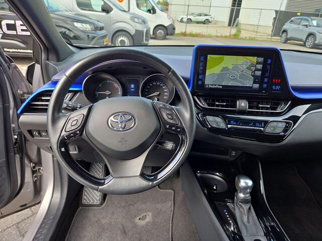 Toyota C-HR 1.8 Hybrid Bi-Tone