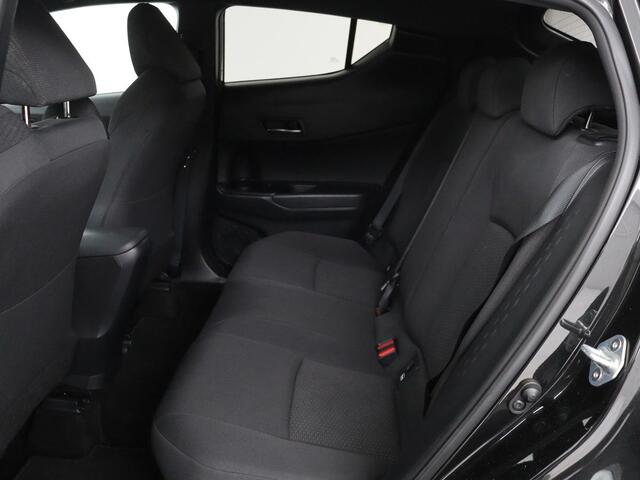 Toyota C-HR 1.8 Hybrid Style | Stoelverwarming | Navigatie | Adaptive cruise | Camera | Trekhaak | JBL audio | Dodehoek detectie | Keyless