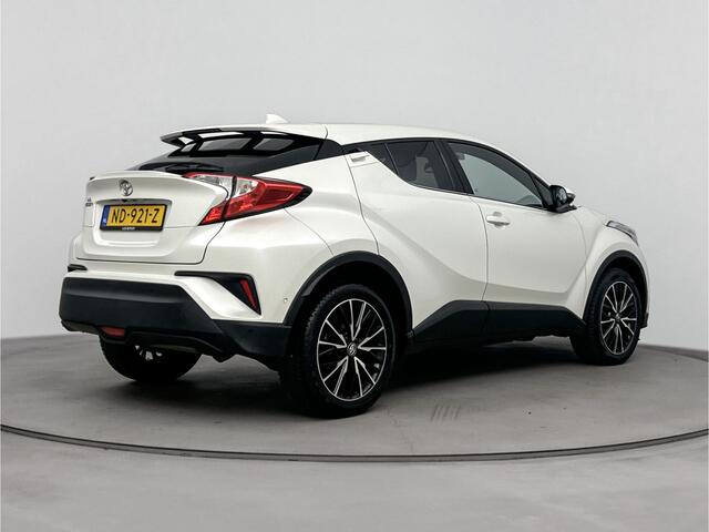 Toyota C-HR 1.2 First Edition | Stoelverwarming | Parkeersensoren | Metaallak | Lichtmetalen Velgen |