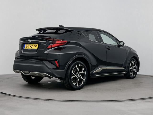 Toyota C-HR 1.8 Hybrid Bi-Tone | NL-Auto | 18" Lichtmetalen velgen | Stoelverwarming | Navigatie | Apple Carplay -/ Android Auto |
