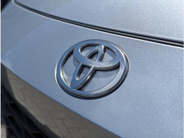 Toyota C-HR 1.8 Hybrid 140 Team D | Bi-tone | Stoel- stuurverwarming | Elek. achterklep | Camera | PDC V+A