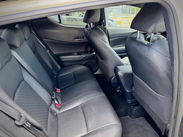 Toyota C-HR 1.8 Hybrid Bi-Tone NAVI ECC CRUISE