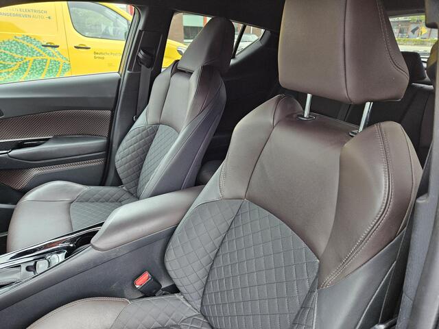 Toyota C-HR 1.8 Hybrid Executive | Bi-tone | Parkeersensoren v + a | Navigatie