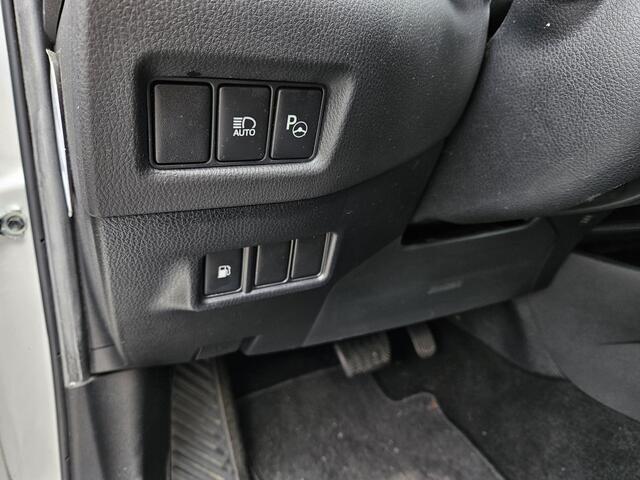 Toyota C-HR 1.8 Hybrid Executive | Bi-tone | Parkeersensoren v + a | Navigatie