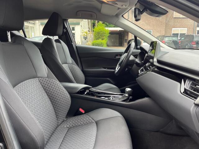 Toyota C-HR 1.8 HYBRID DYNAMIC / ADAP. CRUISE CTR. / ECC / KEYLESS / DAB / NAVI / PDC