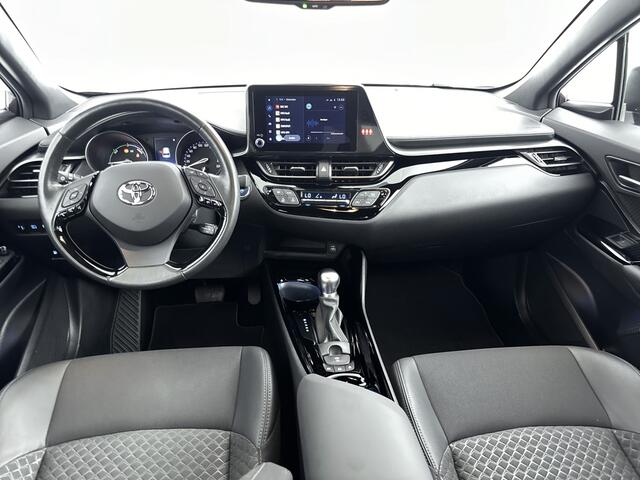 Toyota C-HR 1.8 Hybrid Dynamic | Lichtmetalen Velgen | Metaallak | Stoelverwarming | Parkeersensoren Voor en Achter |