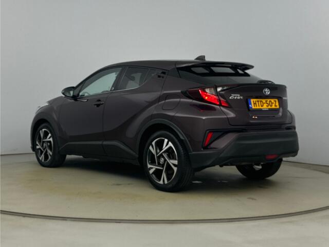 Toyota C-HR 1.8 Hybrid Dynamic | Lichtmetalen Velgen | Metaallak | Stoelverwarming | Parkeersensoren Voor en Achter |