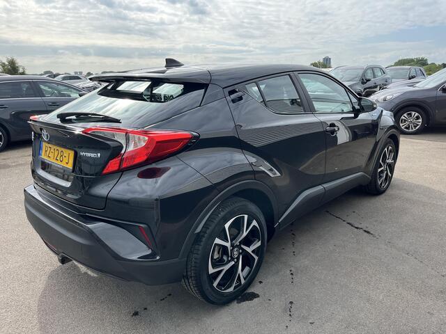 Toyota C-HR 1.8 Hybrid Dynamic Navigatie, Trekhaak, LM velgen, Adaptieve cruise control, Achteruitrijcamera, Smart Key