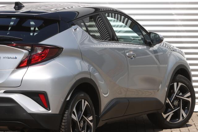 Toyota C-HR 1.8 Hybrid Team-D Style Bi-Tone / Navi / Carplay
