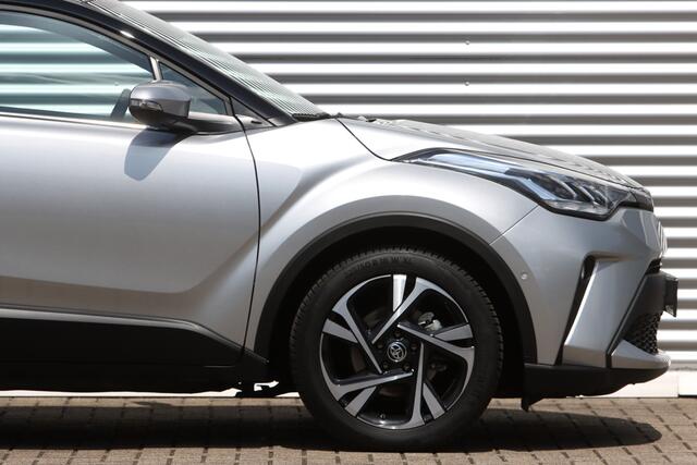 Toyota C-HR 1.8 Hybrid Team-D Style Bi-Tone / Navi / Carplay