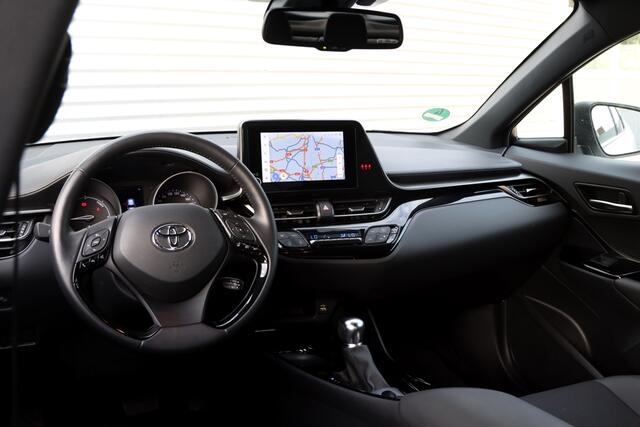 Toyota C-HR 1.8 Hybrid Team-D Style Bi-Tone / Navi / Carplay