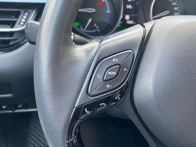 Toyota C-HR 1.8 Hybrid Dynamic BiTone met 19852Km!!!! Automaat | Climate | Cruise | PDC | Camera | LM Velgen | RIJKLAARPRIJS INCL 12 MAANDEN GARANTIE EN BEURT