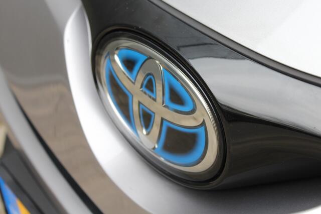 Toyota C-HR 1.8 Hybrid Premium PDC/BSM/JBL