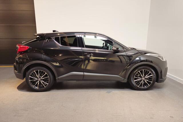 Toyota C-HR 1.8 Hybrid Energy - Stoelverwarming - Navi - Achteruitrijcamera