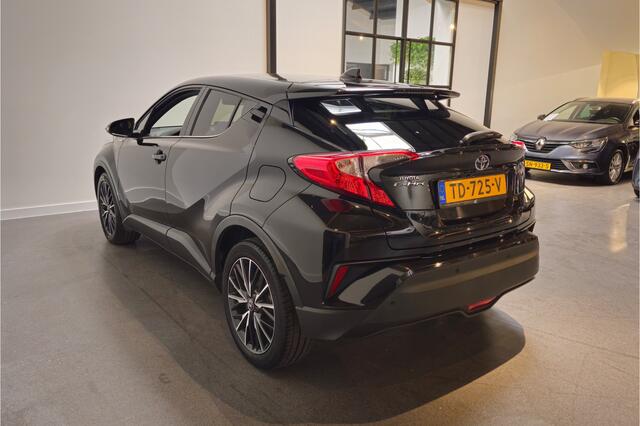 Toyota C-HR 1.8 Hybrid Energy - Stoelverwarming - Navi - Achteruitrijcamera