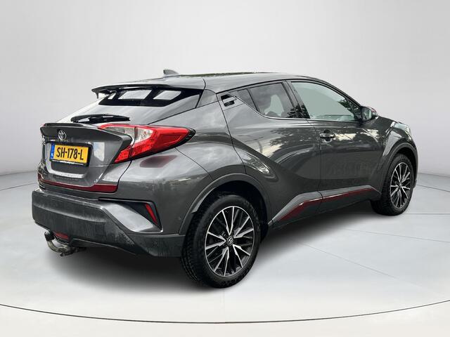 Toyota C-HR 1.2 Executive | Trekhaak | 1300 kg trekgewicht | Stoelverwarming | Parkeersensoren |