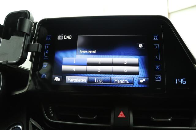 Toyota C-HR 1.8 Hybrid Executive | Adaptive Cruise Control | Parkeersensoren | Navigatie | Achteruitrijcamera | Trekhaak |