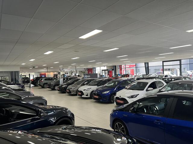 Toyota C-HR 2.0 Plug-in Hybrid 220 Dynamic Rijklaar vanaf ¤38.295,- Nu tijdelijke voordeel van ¤2.500,-
