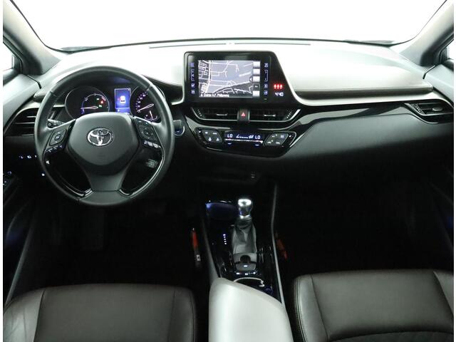 Toyota C-HR 1.8 Hybrid Executive | Stoelverwarming | Trekhaak | Half lederen bekleding |