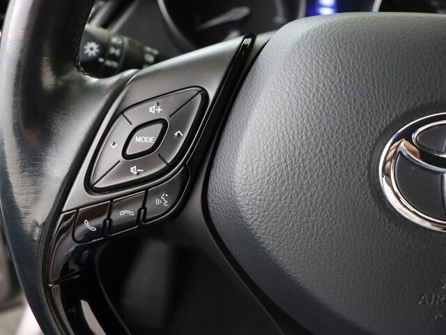 Toyota C-HR 1.8 Hybrid Style bi-tone + Premium Pack I Navigatie I Climate Control I Cruise Controle Adaptief I Stuur en Stoelverwarming Voor I