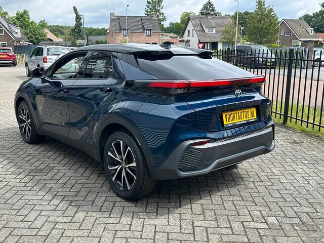 Toyota C-HR 1.8 Hybrid 140 Dynamic | Two Tone | Apple Carplay | Matrix LED | Elektrische Klep | Adaptive Cruise Control |