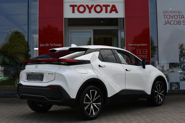 Toyota C-HR 2.0 Plug-in Hybrid 220 Dynamic Automaat 223pk | Nieuw | Direct uit voorraad leverbaar | Stoel- & Stuurverwarming |