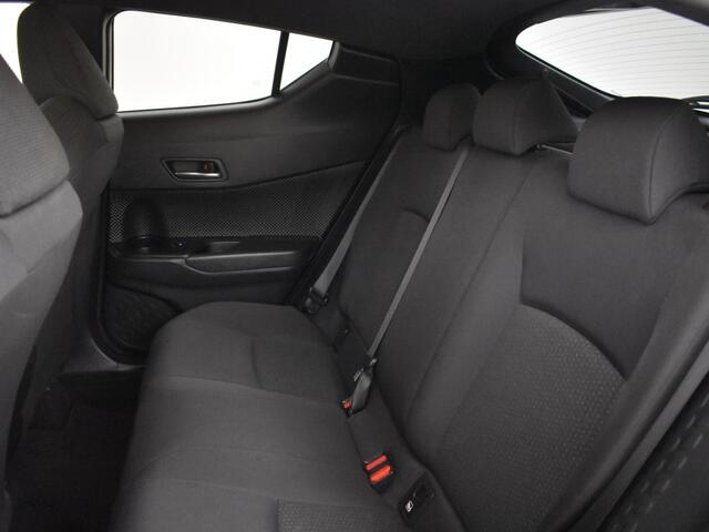 Toyota C-HR 1.8 Hybrid Bi-Tone | PDC | BSM |
