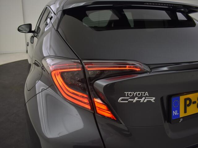 Toyota C-HR 1.8 Hybrid Bi-Tone | PDC | BSM |
