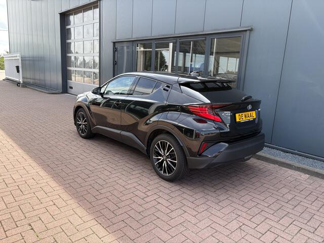 Toyota C-HR 1.8 Hybrid Executive LEDER/CAMERA/KEYLESS/CARPLAY/DODEHOEK/PDC