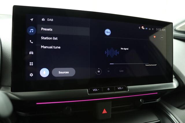 Toyota C-HR 2.0 Plug-in Hybrid 220 Premium | Adaptive Cruise Control | Navigatie | Achteruitrijcamera | Panoramadak | Parkeersensoren | Stoelverwarming | Stuurverwarming |