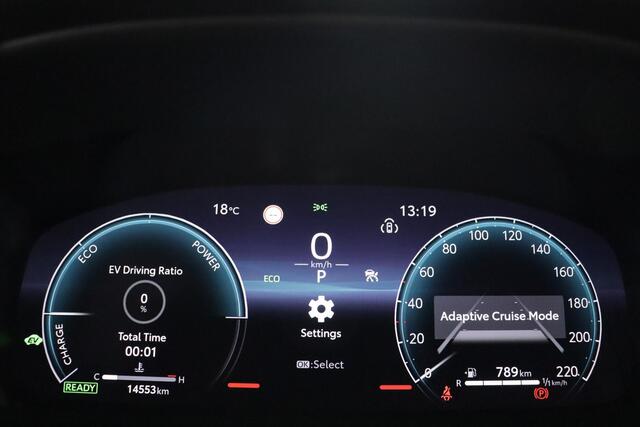 Toyota C-HR 1.8 Hybrid 140 Dynamic | Carplay | Climate control | Parkeersensoren voor + Achter | All season banden |