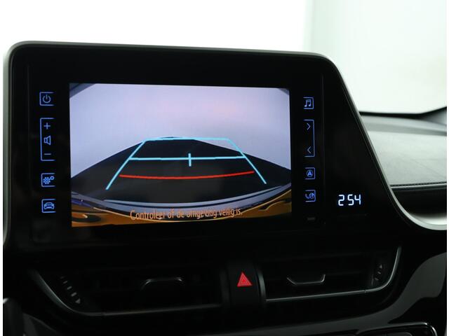 Toyota C-HR Toyota 1.8 Hybrid Executive 1.8 Hybrid Executive | Stoelverwarming | ACC | Achteruitrijcamera |