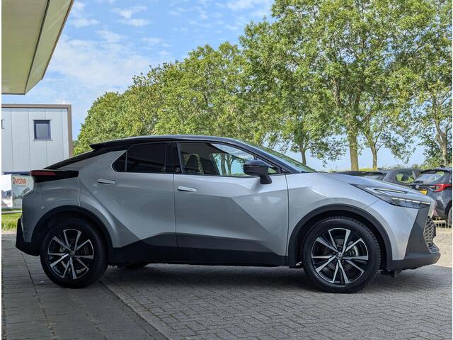 Toyota C-HR 1.8 Hybrid 140 First Edition | Bi-tone | Stoel- stuurverwarming | Elek. achterklep | Camera | PDC V+A