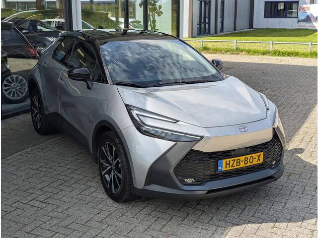 Toyota C-HR 1.8 Hybrid 140 First Edition | Bi-tone | Stoel- stuurverwarming | Elek. achterklep | Camera | PDC V+A