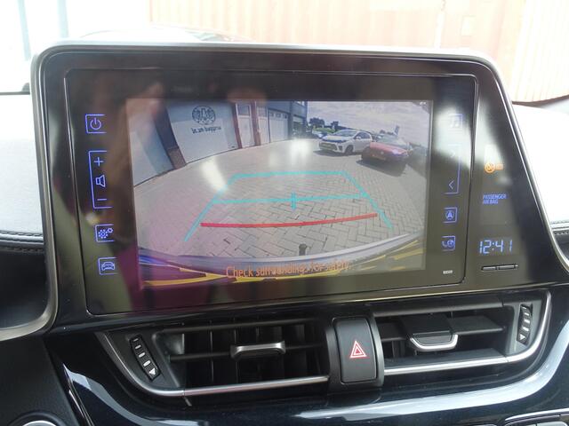 Toyota C-HR 1.8 Hybrid Dynamic Automaat, Leder Sport Interieur, Camera, Navigatie, Airco/ECC, Cruisecontrol, Parkeersensoren, Trekhaak