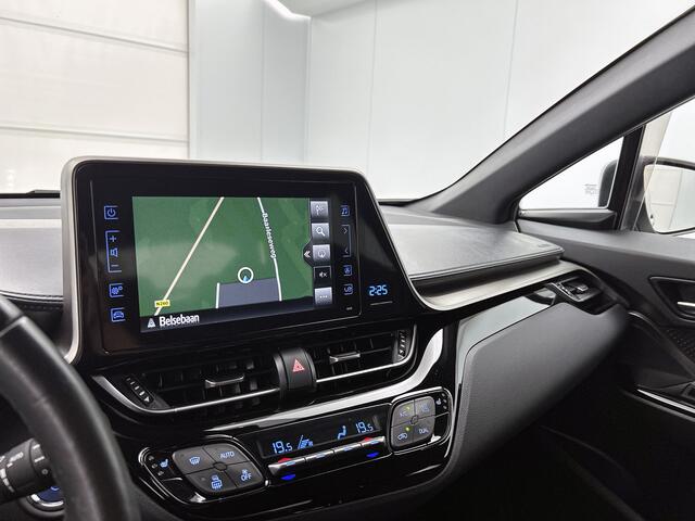 Toyota C-HR 1.8 Hybrid Dynamic | Navigatie | Camera | LM Velgen | Privacy glass | Stoelverwarming |