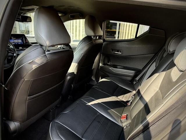Toyota C-HR 1.8 Hybrid Black Edition Leder/ Camera/ Nieuwstaat