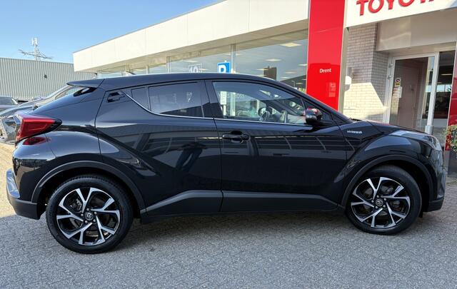 Toyota C-HR 1.8 Hybrid Dynamic | Trekhaak afneembaar | Stoelverwarming | Cam