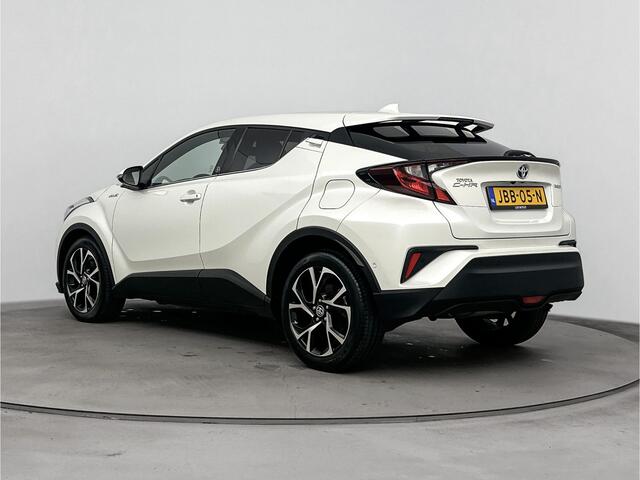 Toyota C-HR 1.8 Hybrid Dynamic | Automatisch Inparkeren | Stoel-/Stuurverwarming | Parkeersensoren | Lichtmetalen Velgen |
