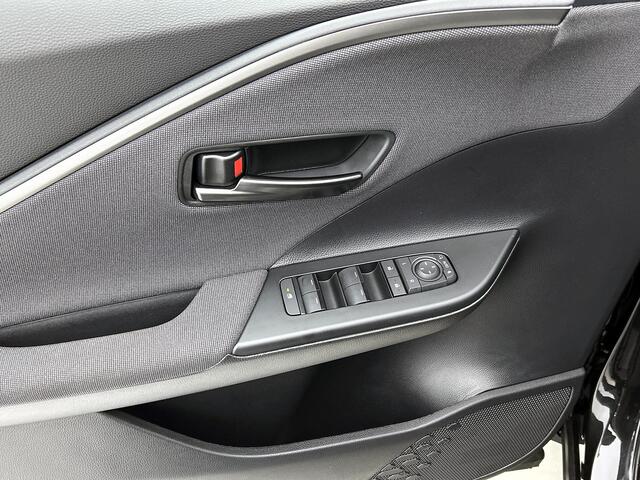 Toyota C-HR 1.8 Hybrid 140 Dynamic Limited | Achteruitrijcamera | Apple Carplay/Android auto | Climate control | Stoel en stuurverwarming |