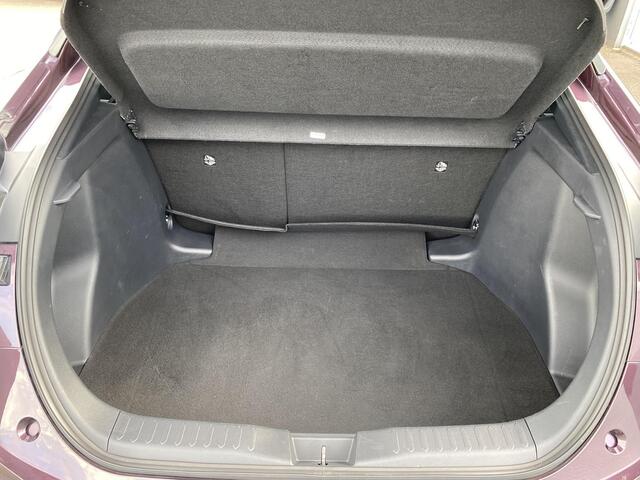 Toyota C-HR 1.8 Hybrid 140 Dynamic NL-auto, Dodehoekdetectie, Adaptieve cruise control, keyless, achteruitrij camera, navigatie Apple CarPlay/Android Auto, parkeersensoren