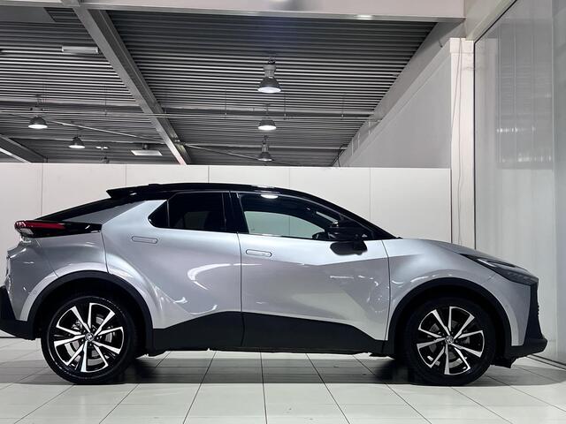 Toyota C-HR 1.8 Hybrid 140 First Edition | All season banden | 2 tone lak | Dealer onderhouden |