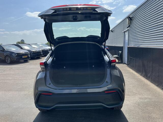 Toyota C-HR 1.8 Hybrid 140 Active NL-auto, 1e eign. Dodehoek detectie, keyless start, navigatie Apple CarPlay/Android Auto, adaptieve cruise control, achteruitrij camera
