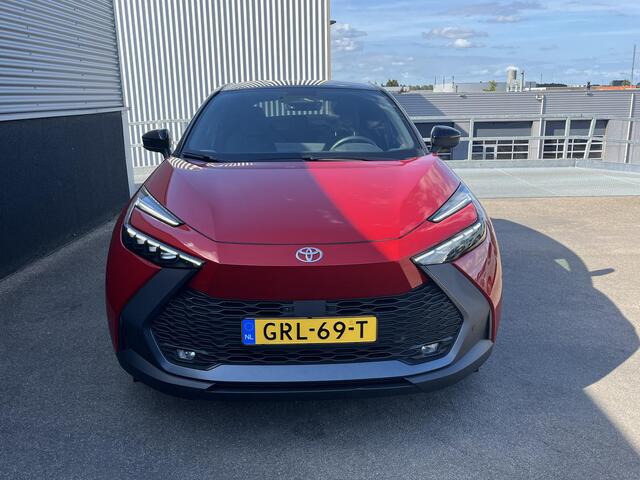 Toyota C-HR 1.8 Hybrid 140 First Edition Dodehoek detectie, rondomzichtcamera, navigatie Apple CarPlay/Android Auto, adaptieve cruise control, parkeersensoren,