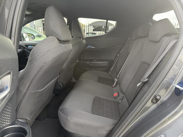 Toyota C-HR 2.0 Hybrid Bi-Tone Dealer Onderhouden,Camera,Trekhaak,184pk,Navi,Stoelverwarming,Clima,Cruise,Pdc V+A,Lm velgen,Apk tot 09-2026