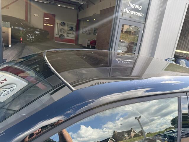 Toyota C-HR 2.0 Plug-in Hybrid executive 220 PLUS bi-tone