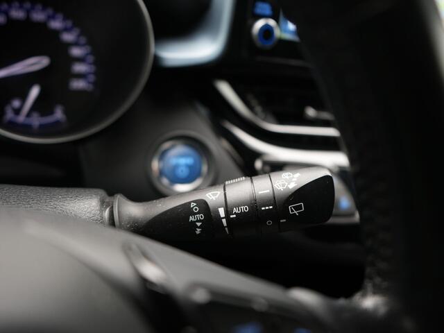 Toyota C-HR 1.8 Hybrid First Edition Binnen 17-9