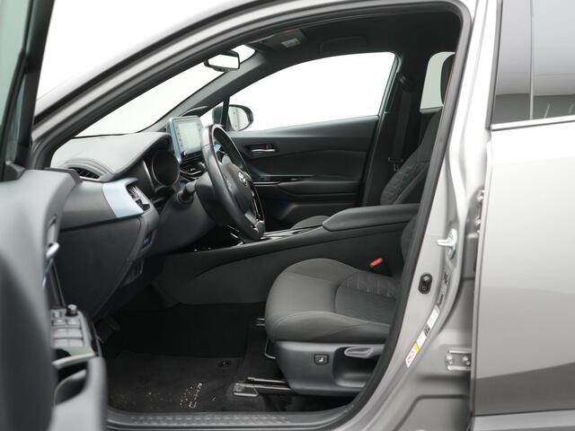 Toyota C-HR 1.8 Hybrid First Edition Binnen 17-9