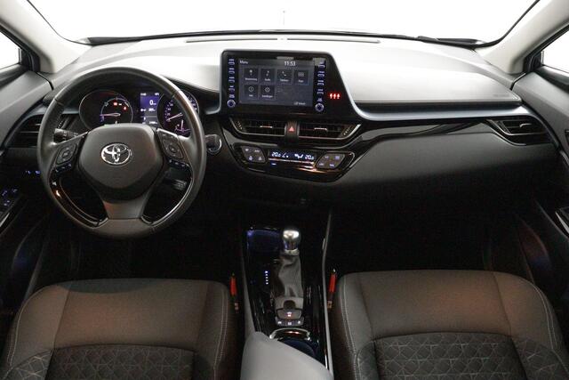 Toyota C-HR 1.8 Hybrid Dynamic | Apple Carplay/Android Auto | Parkeersensoren | Navigatie | Parkeercamera |